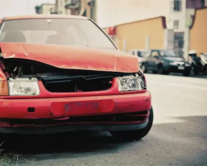 Retiran autos abandonados y liberan banquetas y vialidades en Edomex