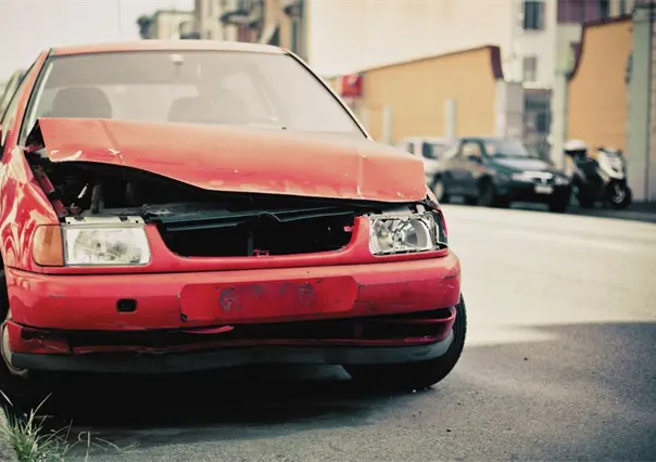 Retiran autos abandonados y liberan banquetas y vialidades en Edomex