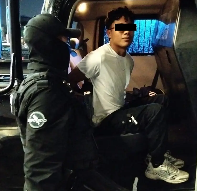 El sujeto fue identificado como Guadalupe E., de 20 años de edad Foto: Policía de Monterrey