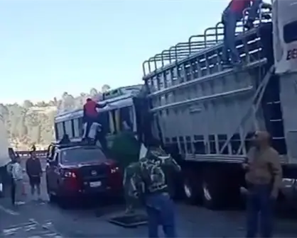 Accidente en la México-Puebla deja un muerto y más de 30 heridos tras choque de autobús y tráiler