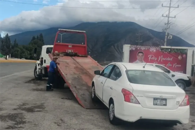 En un operativo de videovigilancia, la Policía Municipal detuvo a un joven que conducía un vehículo con reporte de robo. Foto: X
