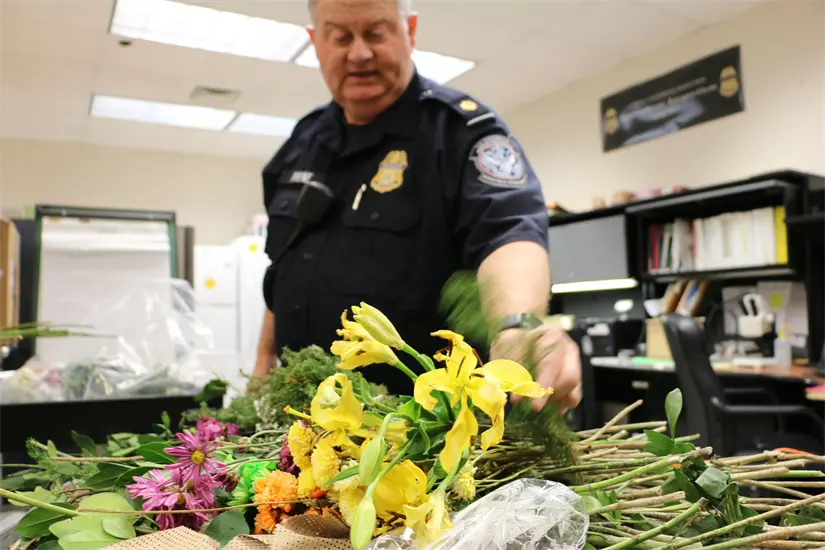 Lo que no puedes cruzar en puentes internaciones con EU. FOTO | Facebook U.S. Customs and Border Protectión 