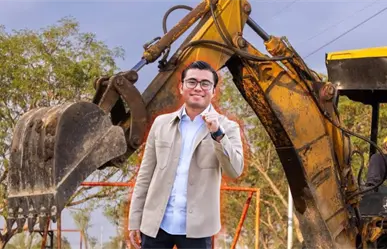 Félix Arratia impulsa rehabilitación total de parques en Juárez