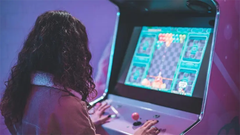 imagen recuadro La cuota fija aplicaría a máquinas arcade, simuladores de carreras y dispositivos de realidad virtual con cobro por sesión. Foto: Canva