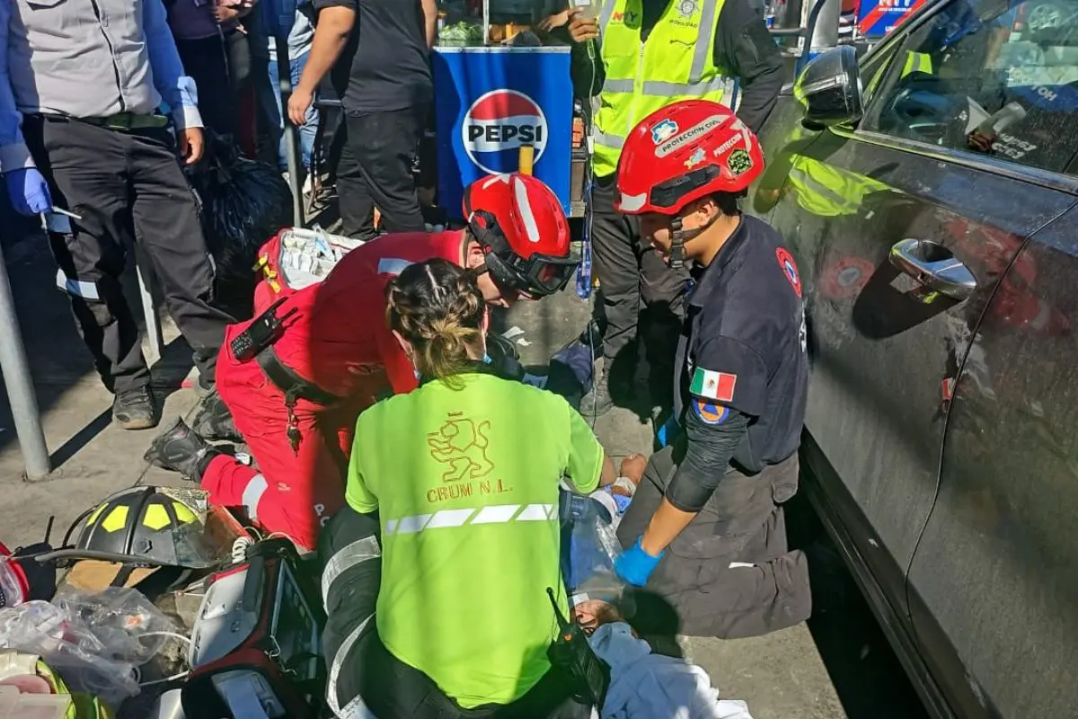 Persona inconsciente en Monterrey. Foto: PC de Monterrey