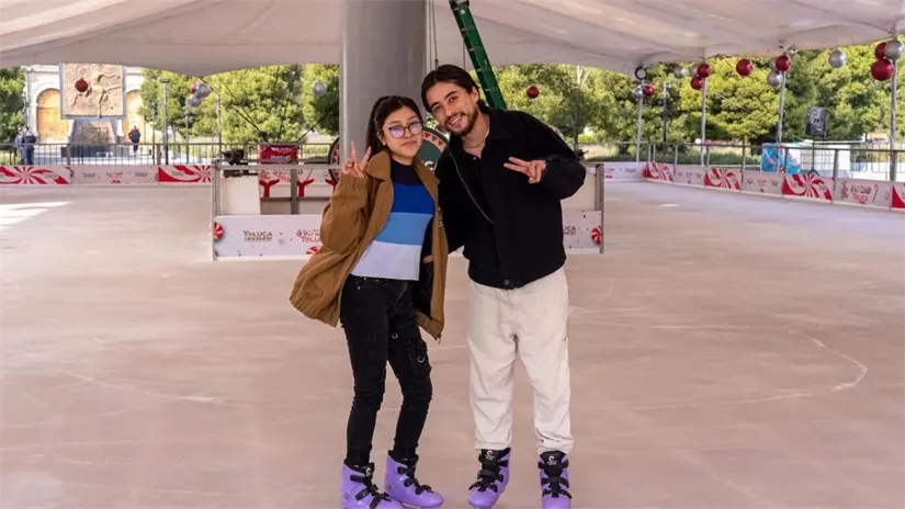 imagen recuadro a pista de hielo en la Plaza de los Mártires es apta para todas las edades. Foto: Facebook @Semanario Punto