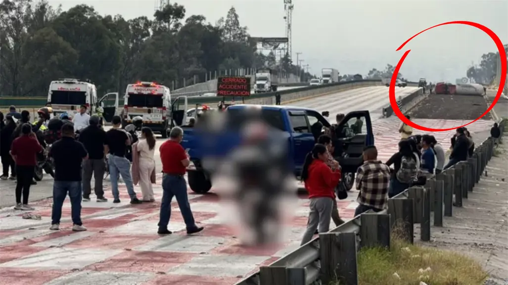 Pipa de gas vuelca en la México-Puebla y genera caos vial a la altura de Ixtapaluca