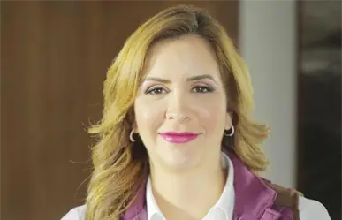 Adalina Dávalos acude a comparecer tras denuncia de Jaime Rodríguez Calderón El Bronco