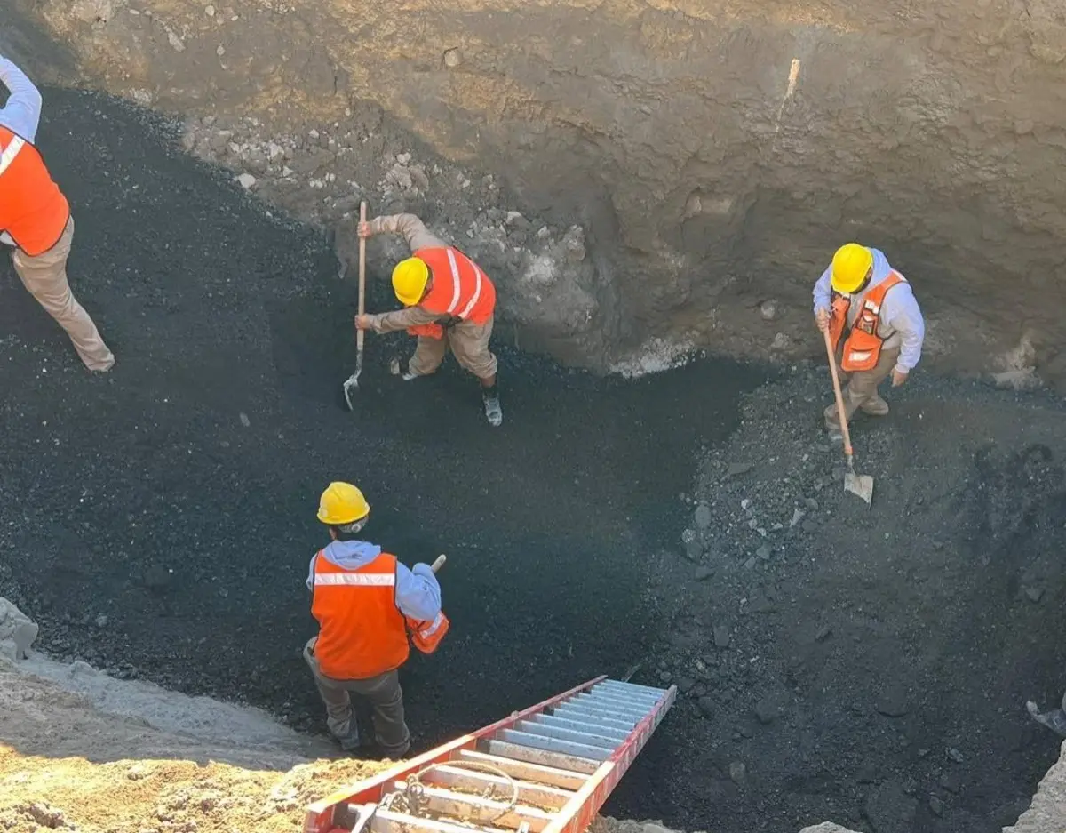 La tubería de 48 pulgadas presentaba condiciones que requerían intervención inmediata para evitar fallas mayores. Foto: Agua y Drenaje de Monterrey.