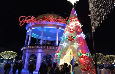 FOTOS | Encienden Alumbrado Navideño en el centro de Durango