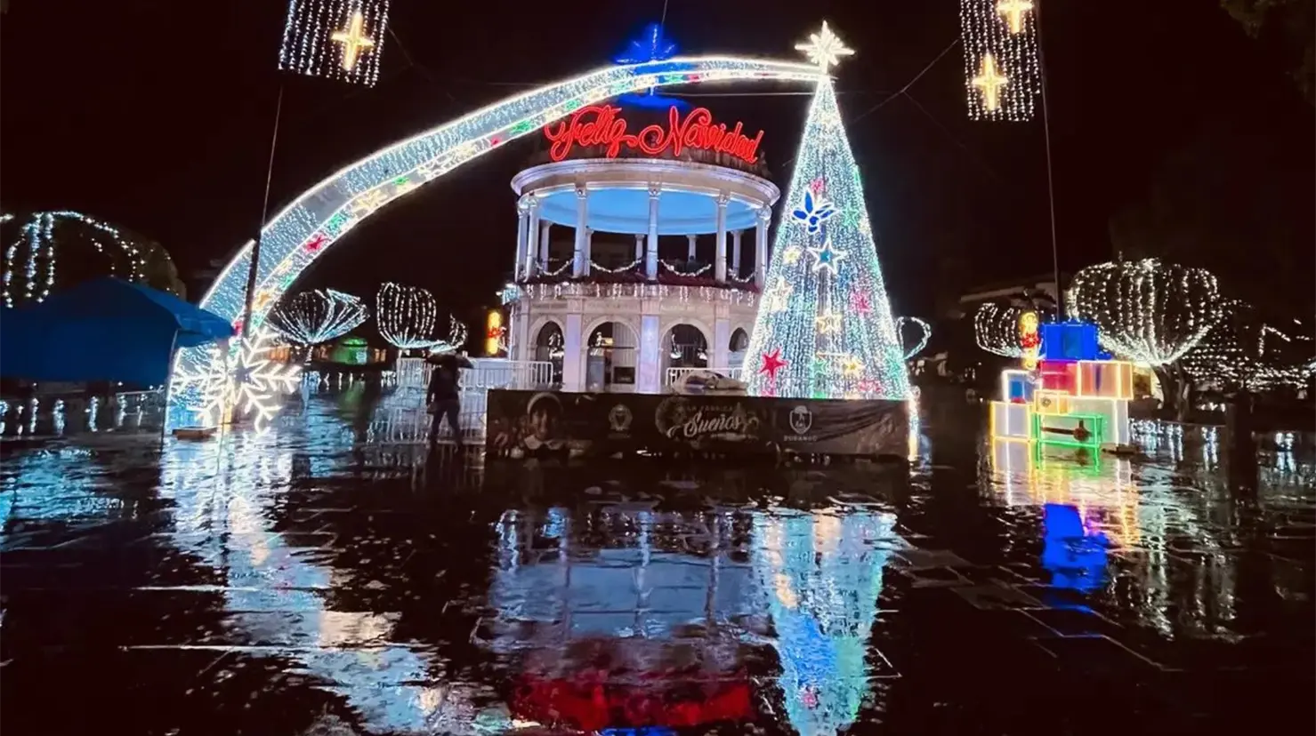 En algunos lugares públicos se colocarán árboles grandes de Navidad. Foto: Especial.
