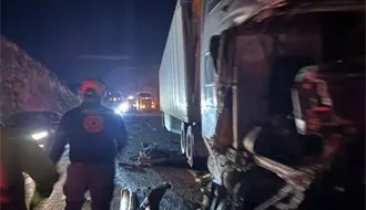 Autopista Monterrey - Saltillo cumple 12 horas cerrada tras choque múltiple e incendio