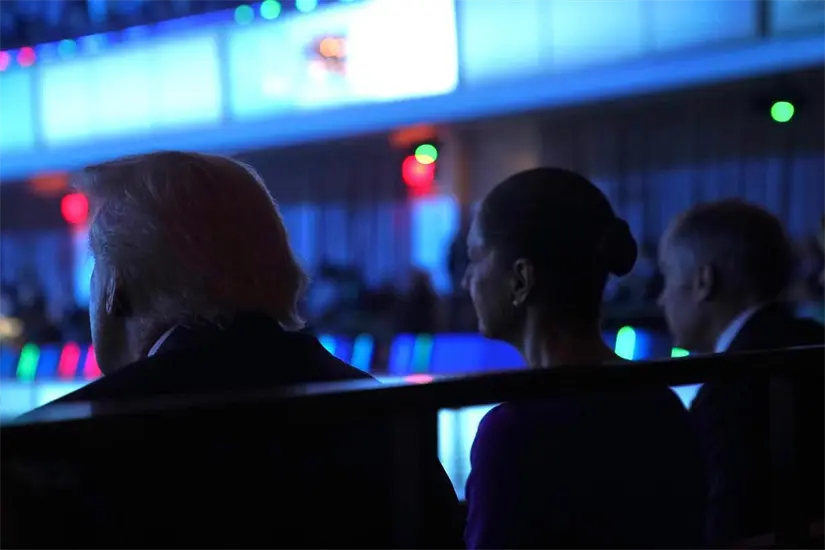 Donald Trump, Claudia Sheinbaum y Mark Caney durante ceremonia de sorteo del Mundial 2026. Foto: Presidencia de la República