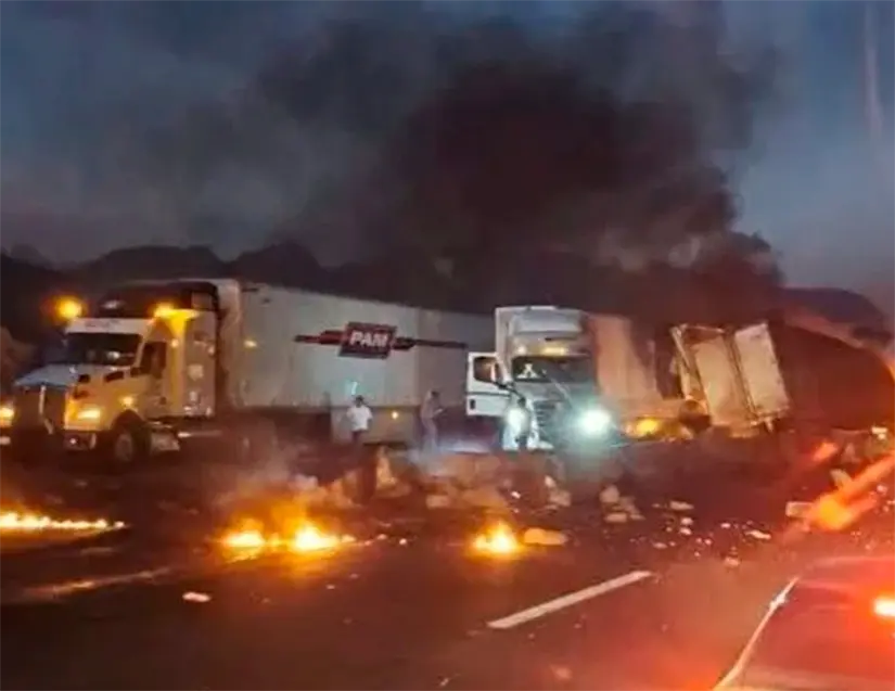Los daños se hicieron en el kilómetro 60 de la autopista Monterrey - Saltillo. Foto: Protección Civil de Nuevo León.