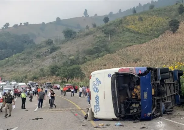 Volcadura de cami&oacute;n en Chiapas deja un muerto y 20 heridos en la autopista San Crist&oacute;bal de Las Casas