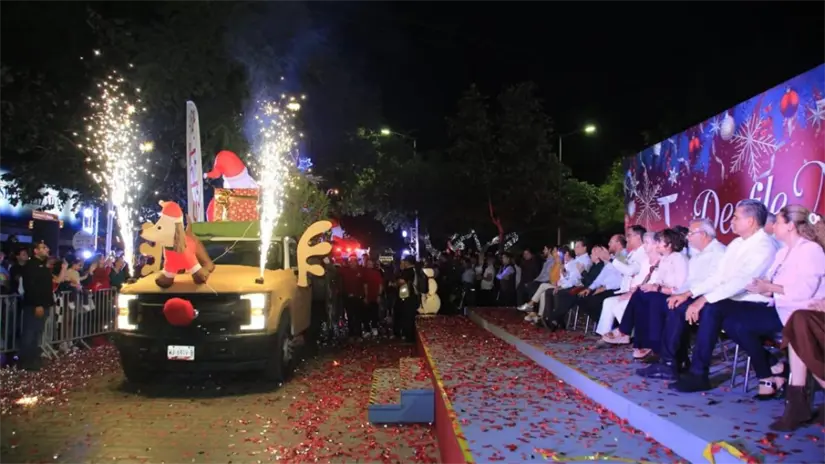 Con gran desfile navideño, arrancaron las fiestas decembrinas en Ciudad Victoria | Foto: gobierno de Tamaulipas