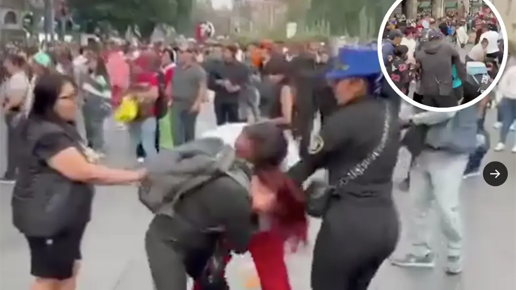 Violenta batalla campal entre comerciantes por espacios navideños en el Zócalo CDMX