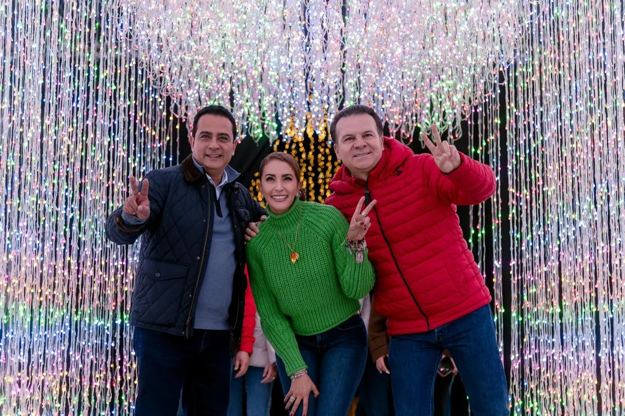 FOTOS | Encienden Alumbrado Navideño en el centro de Durango