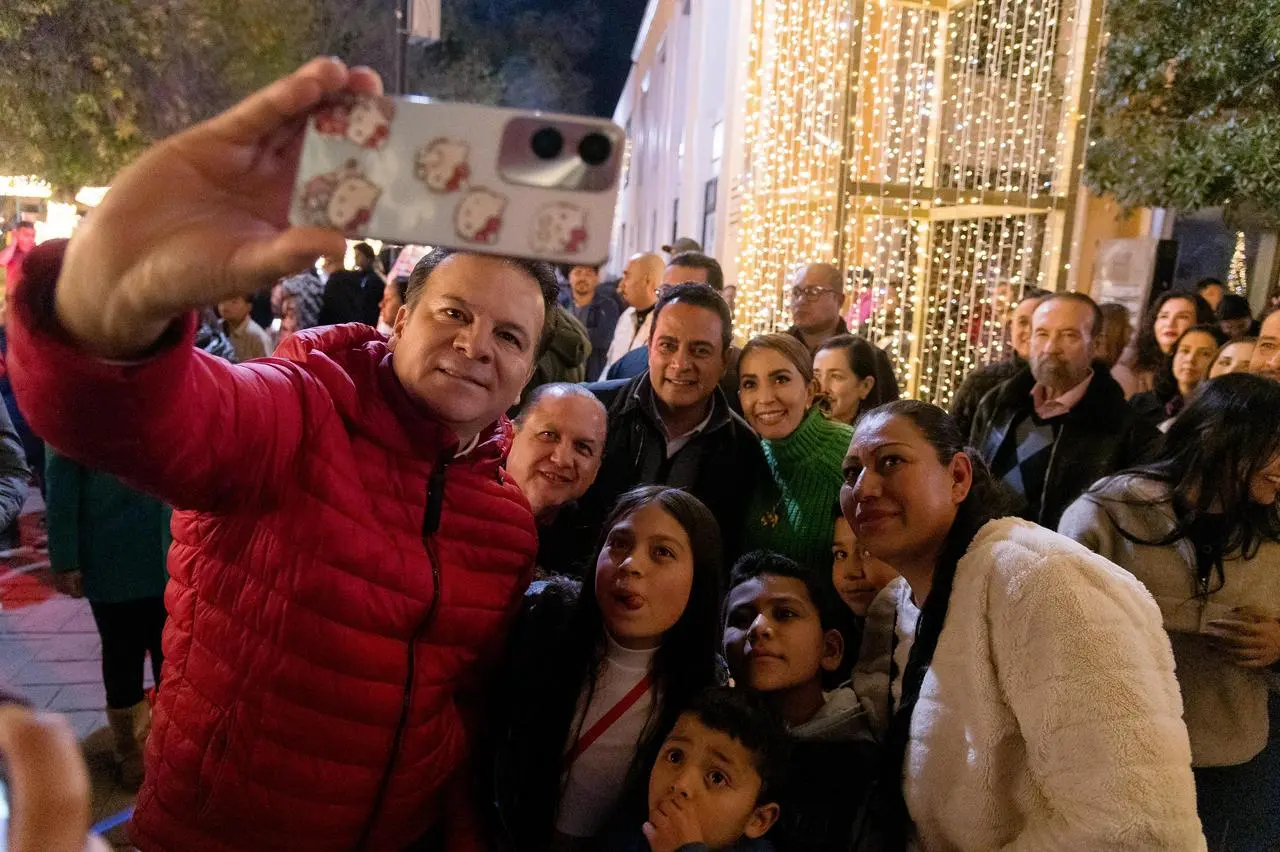 FOTOS | Encienden Alumbrado Navideño en el centro de Durango