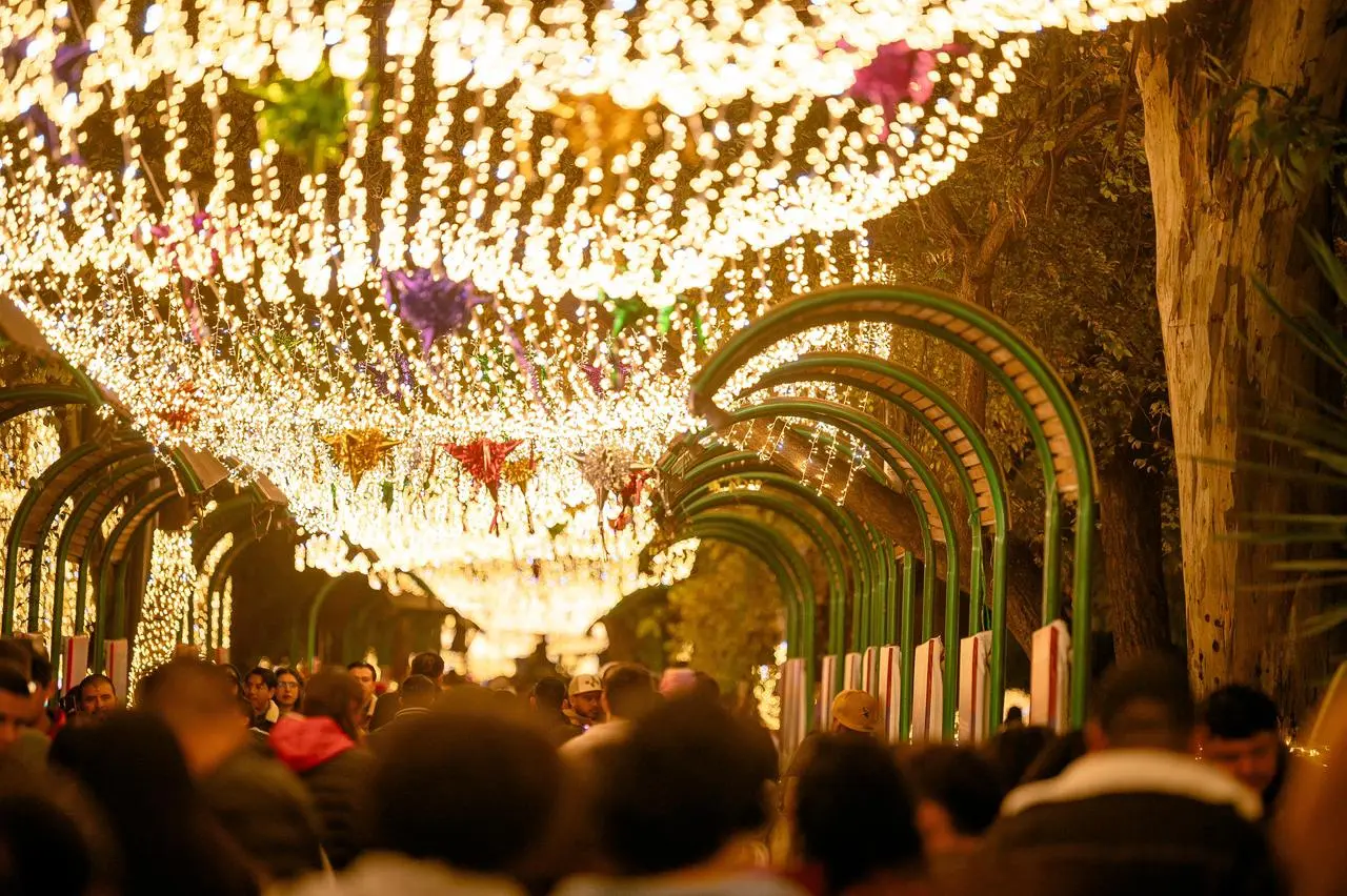 FOTOS | Encienden Alumbrado Navideño en el centro de Durango