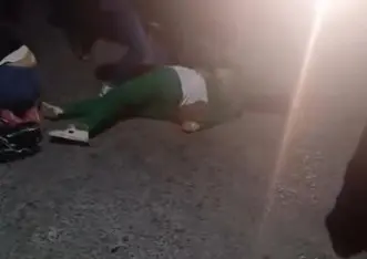 La mujer que resultó herida de gravedad fue llevada a una clínica de inmediato. Foto: POSTA.