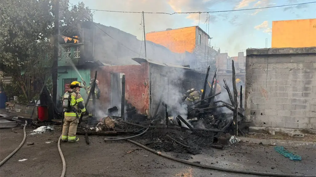 Incendio en Apodaca provoca daños en una vivienda