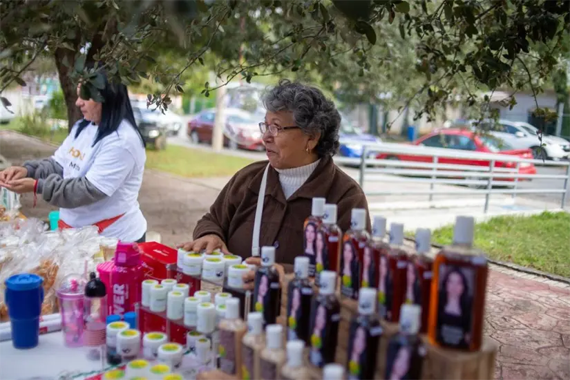 imagen recuadro El primer Mercadito de Emprendedores Comunitarios en Santiago. Foto: Gobierno de Nuevo León