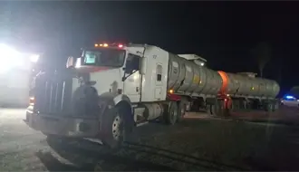 Detienen a conductor con 60 mil litros de hidrocarburo en Linares