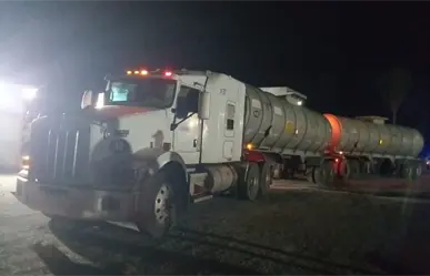 Detienen a conductor con 60 mil litros de hidrocarburo en Linares