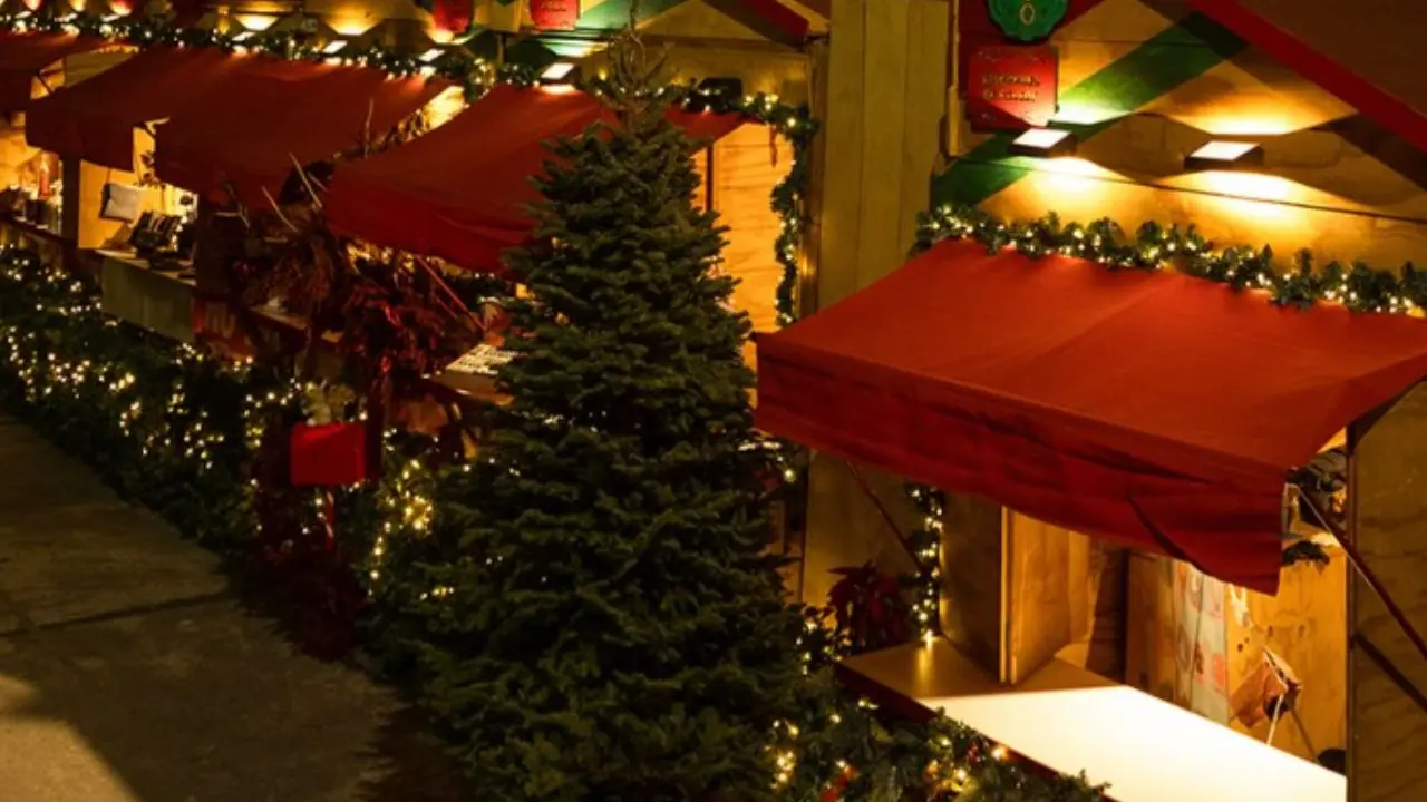 Mercado de Navidad en CDMX. Foto: IG (@elpalaciodehierro)