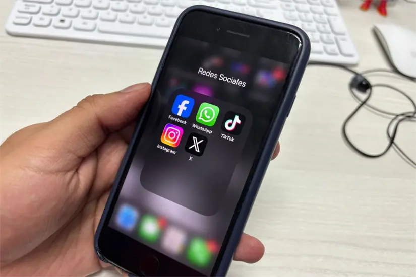 imagen recuadro El uso cotidiano del internet es parte esencial de la vida de millones de jóvenes. Foto: Vianney Carrera