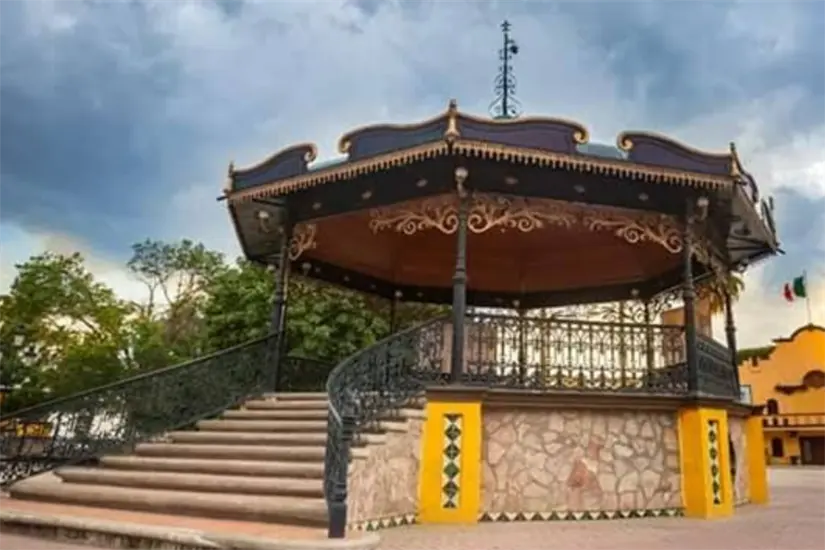 En su primer informe de gobierno, Tomás Gutiérrez enfatiza los logros en movilidad, seguridad y salud alcanzados en Ramos Arizpe. Foto: Google