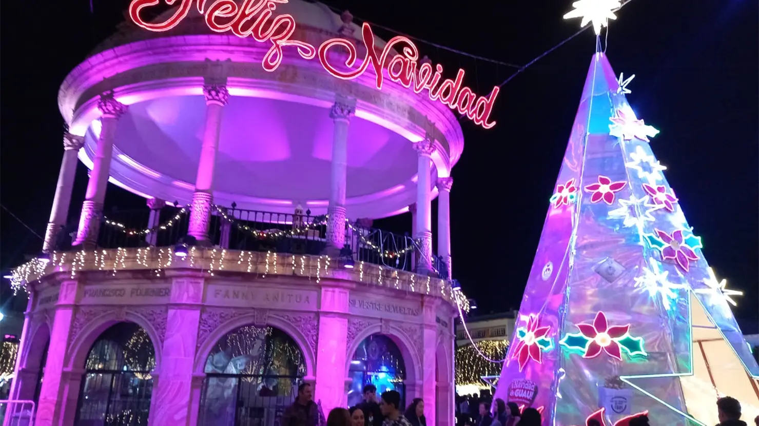 FOTOS | Encienden Alumbrado Navideño en el centro de Durango