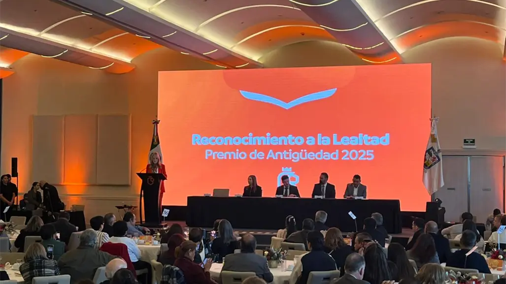 Nuevo León honra a personal de salud con hasta 55 años de servicio: Premios, bonos y testimonios