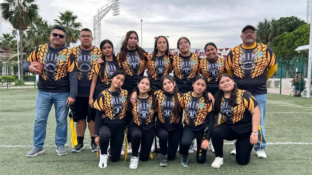 Las Águilas de la Secundaria General No. 1 regresan al fútbol americano tras diez años de pausa