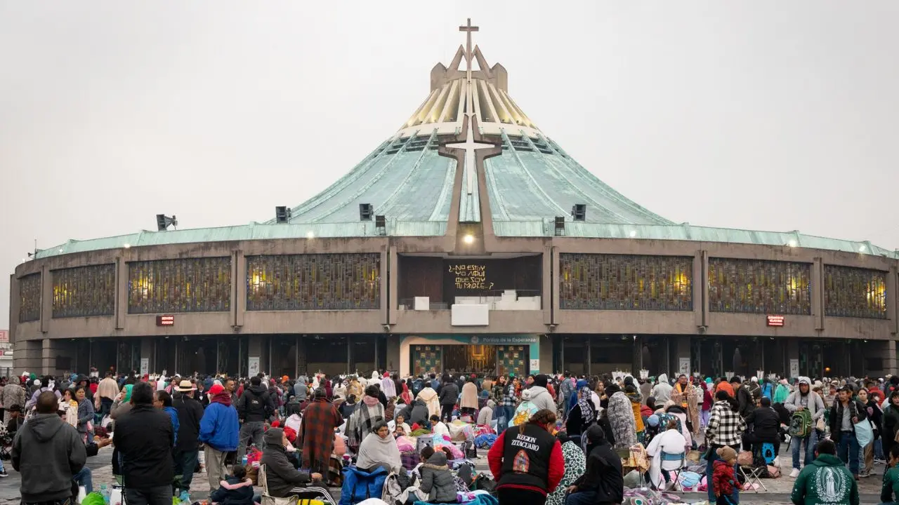 Peregrinos en la Basílica de Guadalupe. Foto: Facebook (Insigne y Nacional Basílica de Santa María de Guadalupe)
