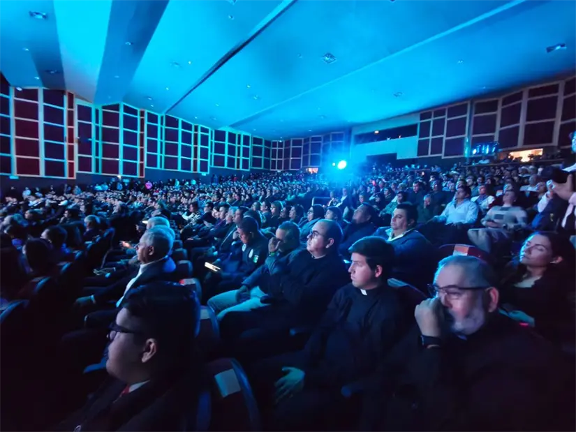 imagen recuadro Ciudadanos y personajes del folclore político en el informe de gobierno de Javier Díaz / Foto: Marco Juárez