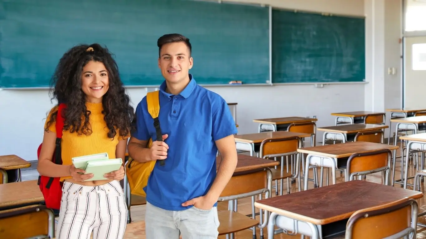 El apoyo cubre 10 meses del ciclo escolar y puede mantenerse hasta por 30 meses. Foto: Canva / Adity Cupil.