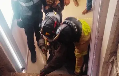 FOTOS | Así liberaron Bomberos de Durango a mujeres atrapadas en un elevador