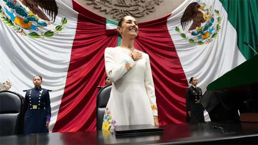 imagen recuadro Claudia Sheinbuam durante su toma de protesta/Foto: Gobierno de México