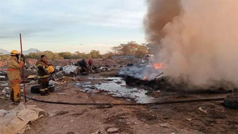 imagen recuadro Bomberos y elementos de Protección Civil lograron detectar lo que causó el incendio. Foto: Protección Civil de Nuevo León.