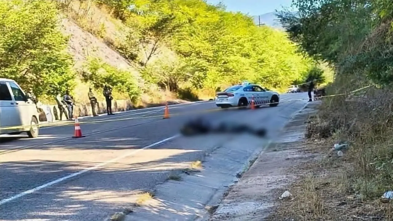 De nueva cuenta, la supercarretera Durango - Mazatlán fue escenario de un hecho violento. | Foto: Especial.