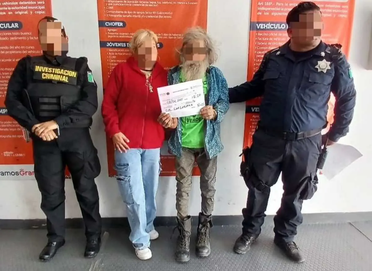 El hombre fue resguardado por los policías y trasladado a las instalaciones de la Secretaría de Seguridad Pública de Guadalupe para garantizar su protección. Foto: Policía de Guadalupe.
