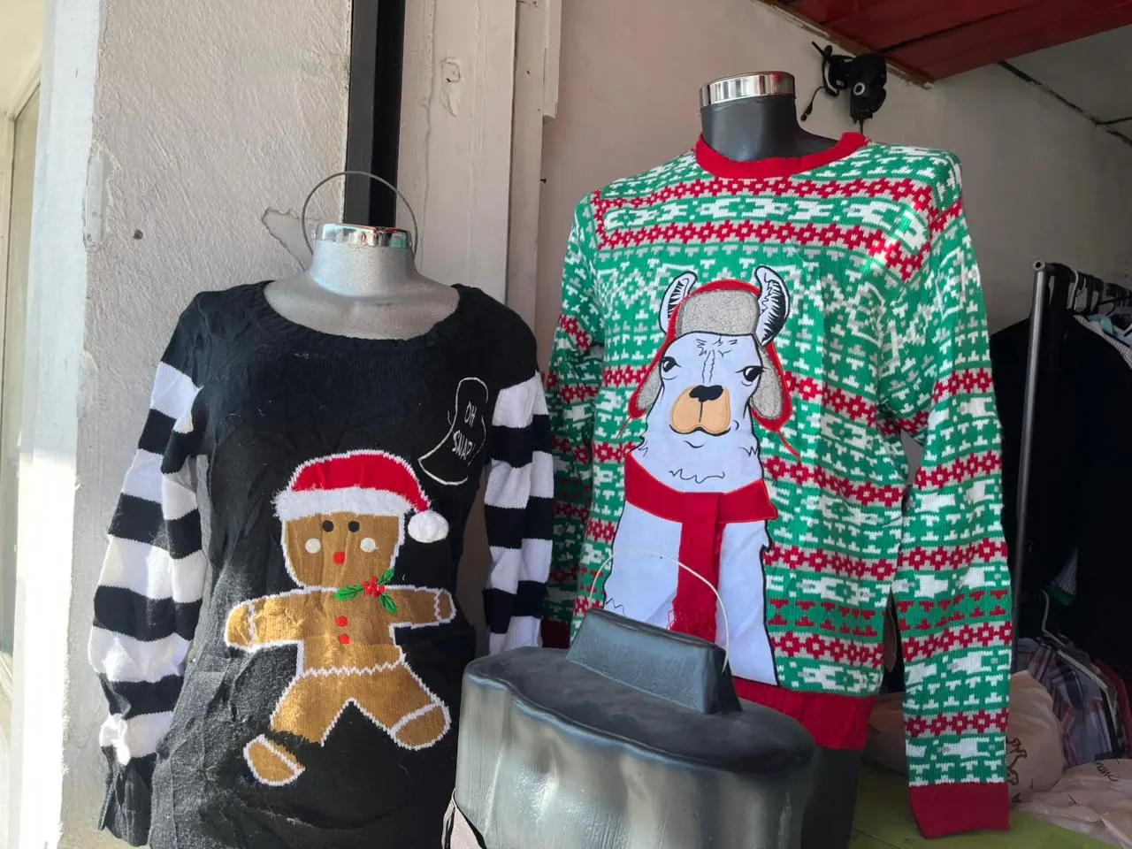 Suéteres navideños. (Leslie Delgado)