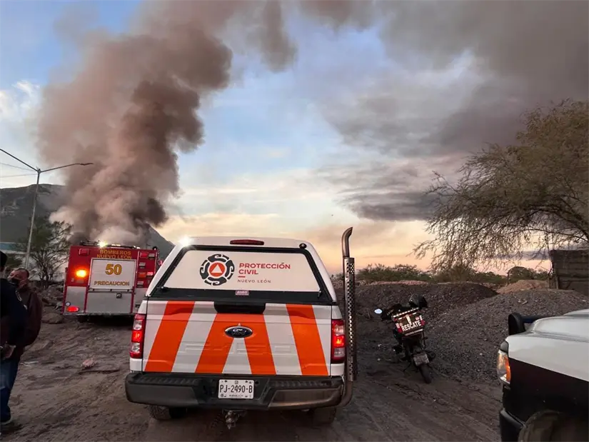 imagen recuadro Elementos de Protección Civil de Nuevo León se hicieron presentes en la zona del siniestro. Foto: Protección Civil de Nuevo León.