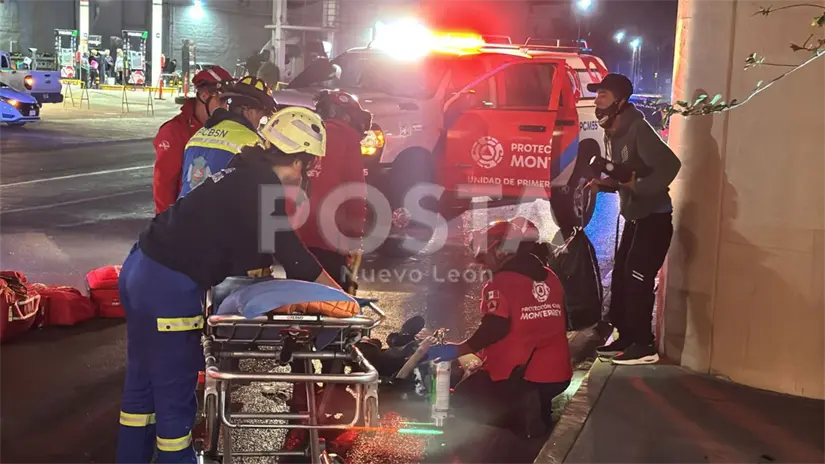 imagen recuadro Juan Carlos de 47 años fue atendido por elementos de Protección Civil de Monterrey. Foto: POSTA.