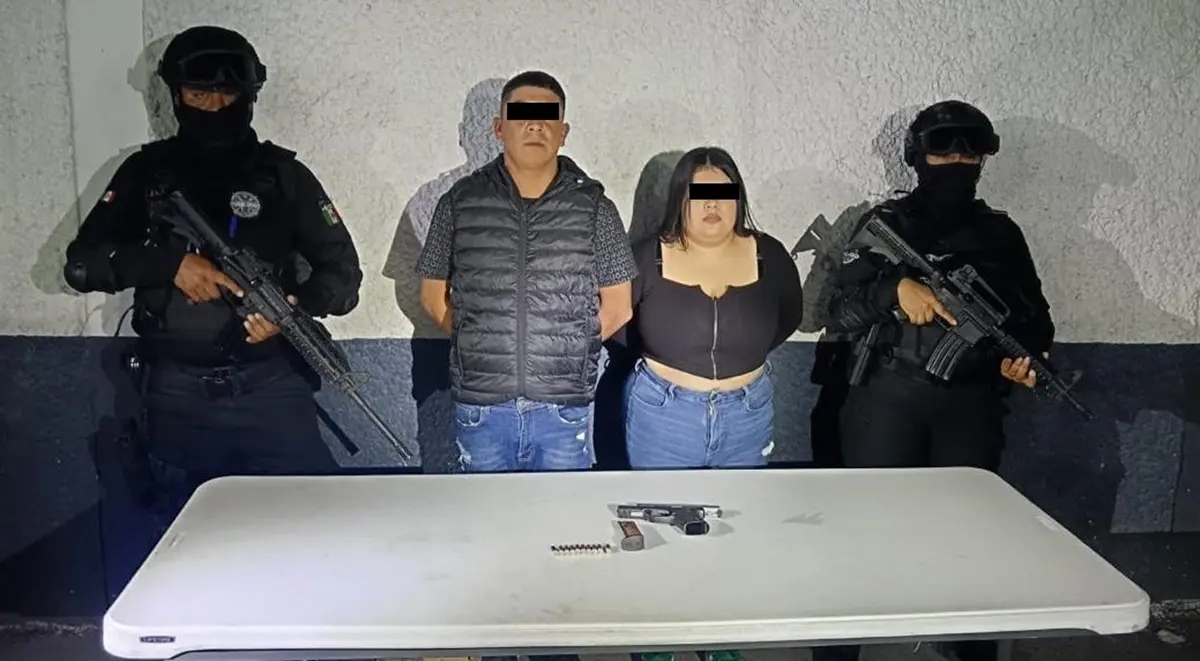 Una pareja que circulaba a bordo de un vehículo fue detenida. Foto: Policía de Monterrey
