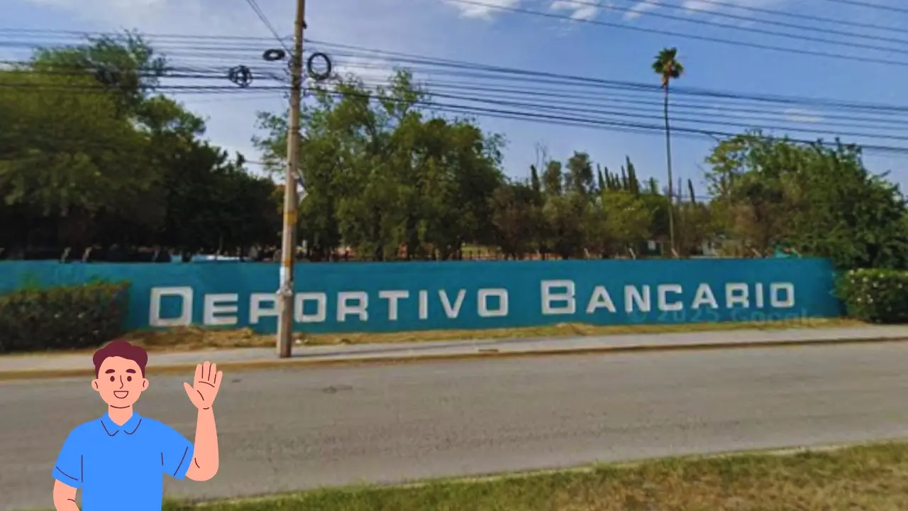 Fachada del Deportivo Bancario ubicado en el municipio de Juárez y un sticker. Foto: Google Maps I Canva