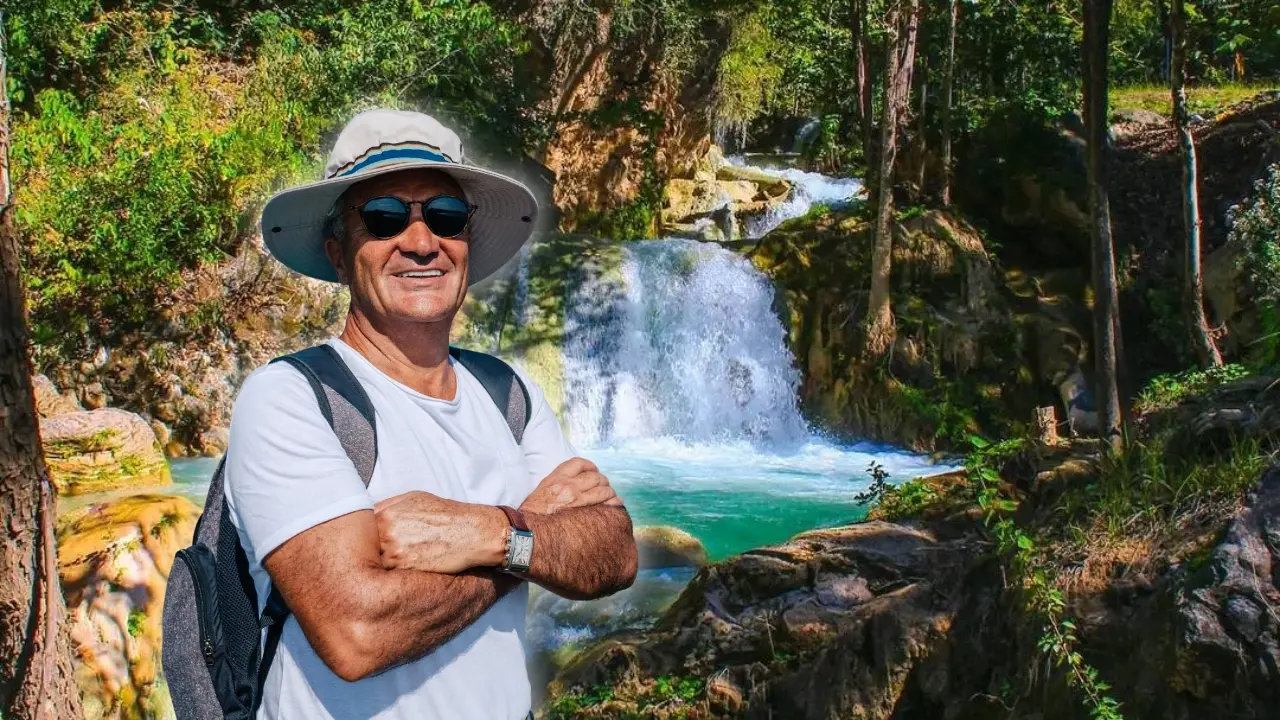 Cascada en El Salto, Zaragoza, Nuevo León y un hombre. Foto: Facebook Javier Castillo Perez I Canva
