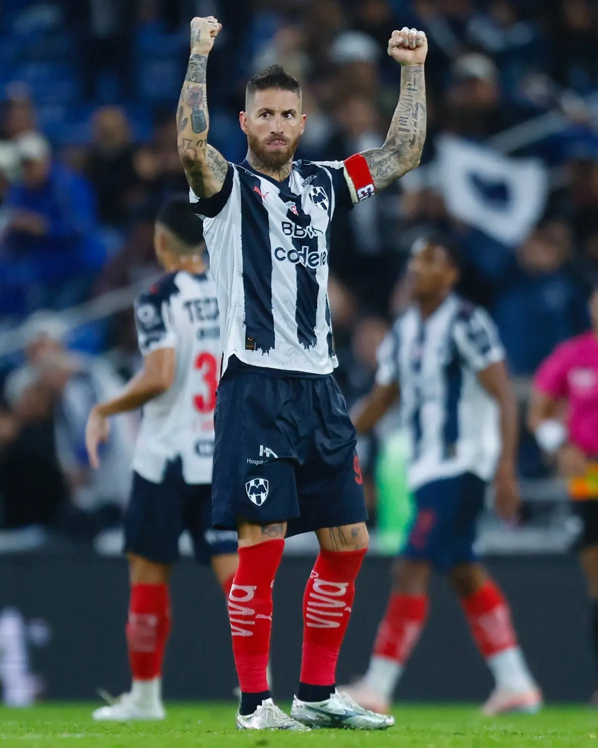 imagen recuadro El excapitán de Rayados, Sergio Ramos, durante la celebración de una victoria del equipo. Foto: Facebook Sergio Ramos
